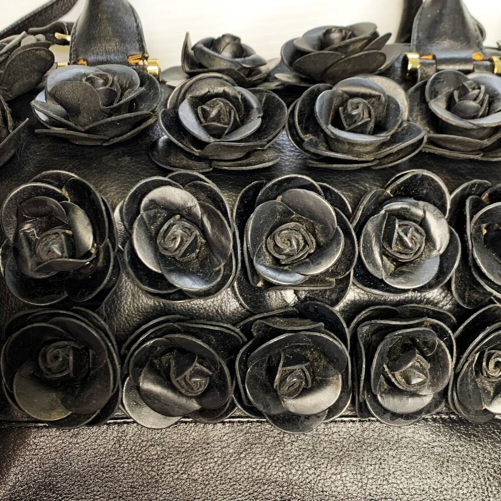 Clever Carriage Company Rose Leather Crossbody Handbag Blk Flower Gold Hardware - Picture 3 of 9